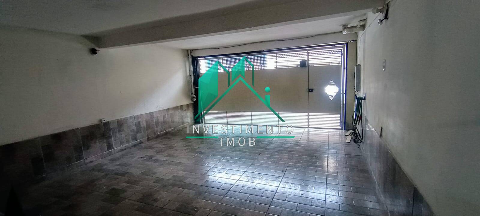 Casa à venda com 2 quartos, 120m² - Foto 1